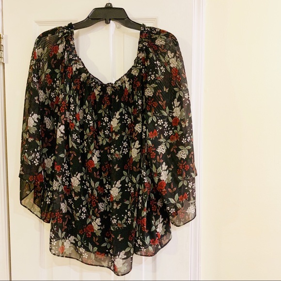 Max Studio Tops - Sale 🎉 NWOT Max Studio Fun Blouse